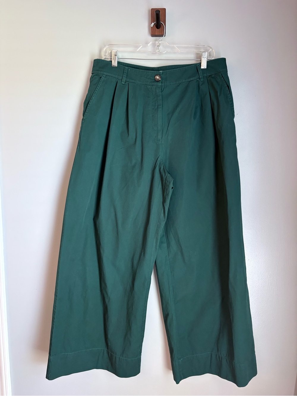 LOFT Forest Green Pleated Wide Leg Cropped Pants - Size 12 Dark Academia